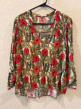 Love 21 Floral Print V-Neck Long Sleeve Blouse with Button Detail